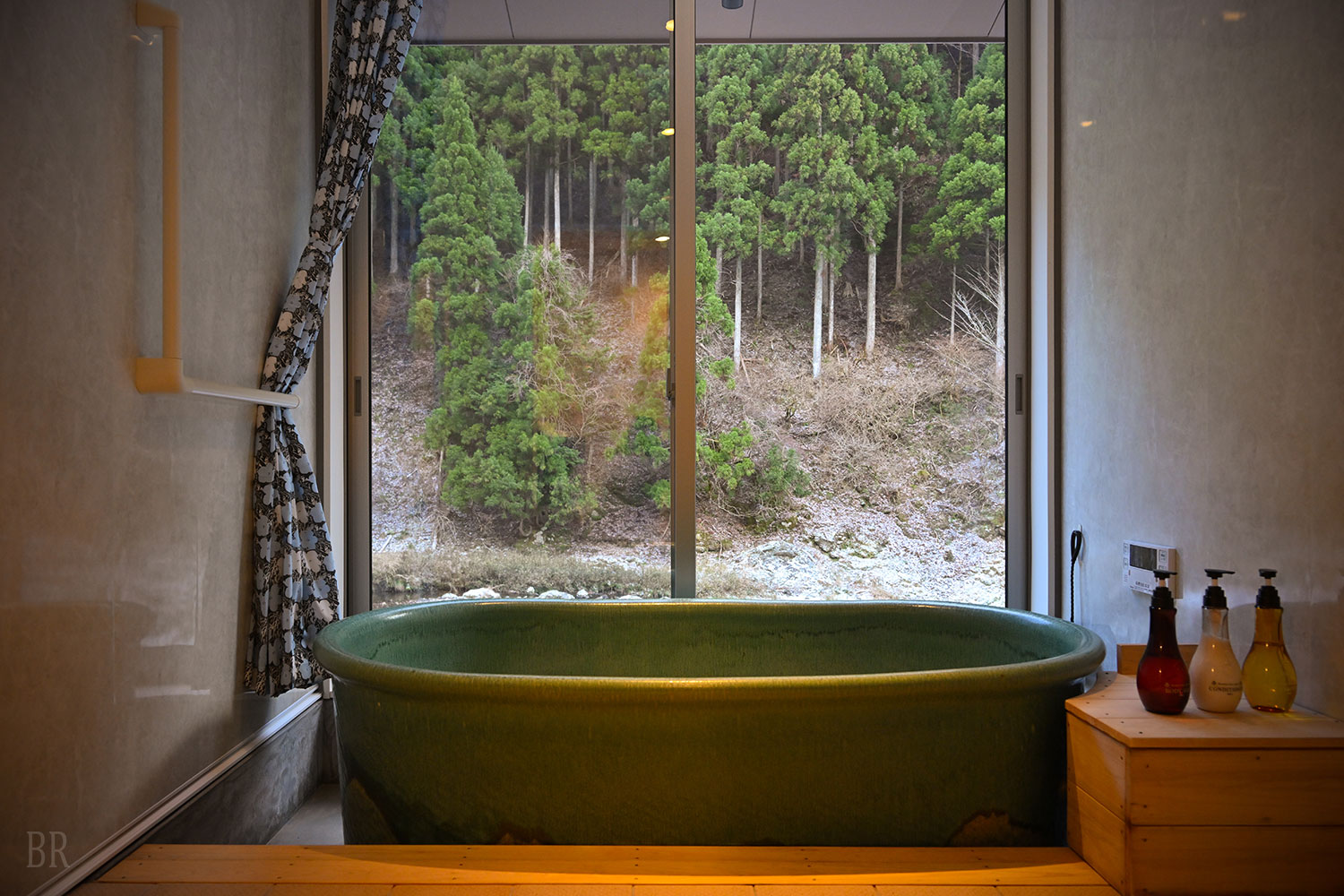 A private and relaxing stay for couples